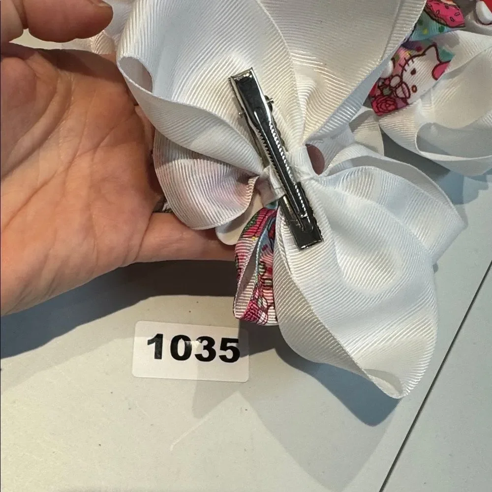 1035- White Color Hello Kitty‎ Hair Bow Alligator Clip